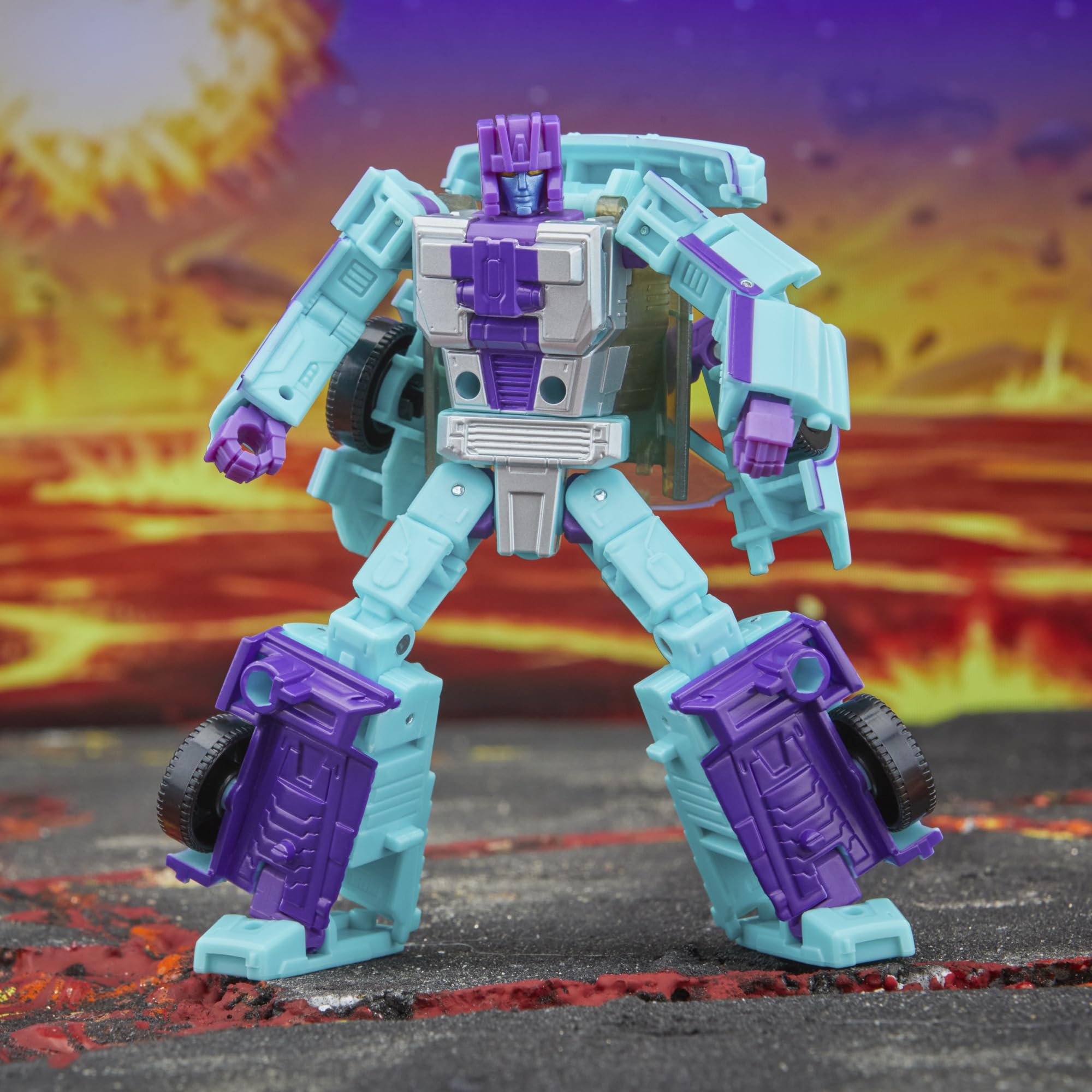 Transformers G2 Breakdown articulation enables lifelike head, arms, and legs.
