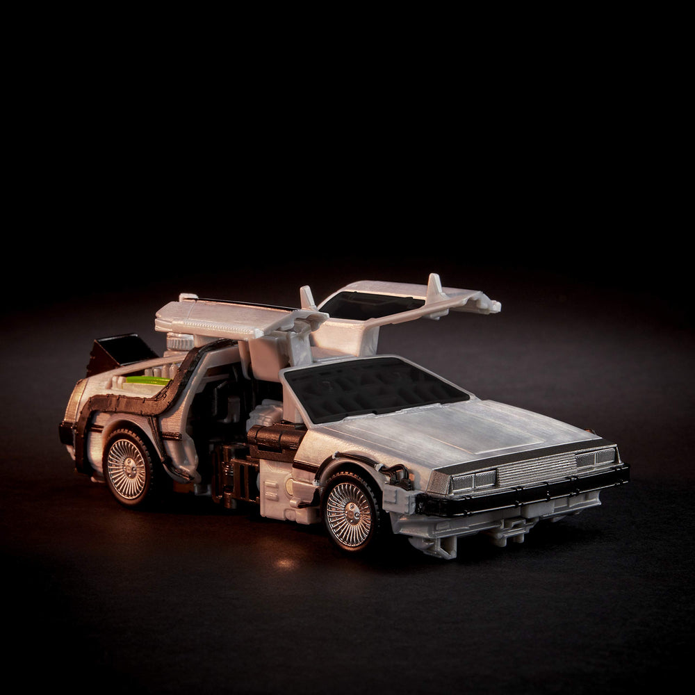 Doc Brown style goggles give Gigawatt authentic deco.