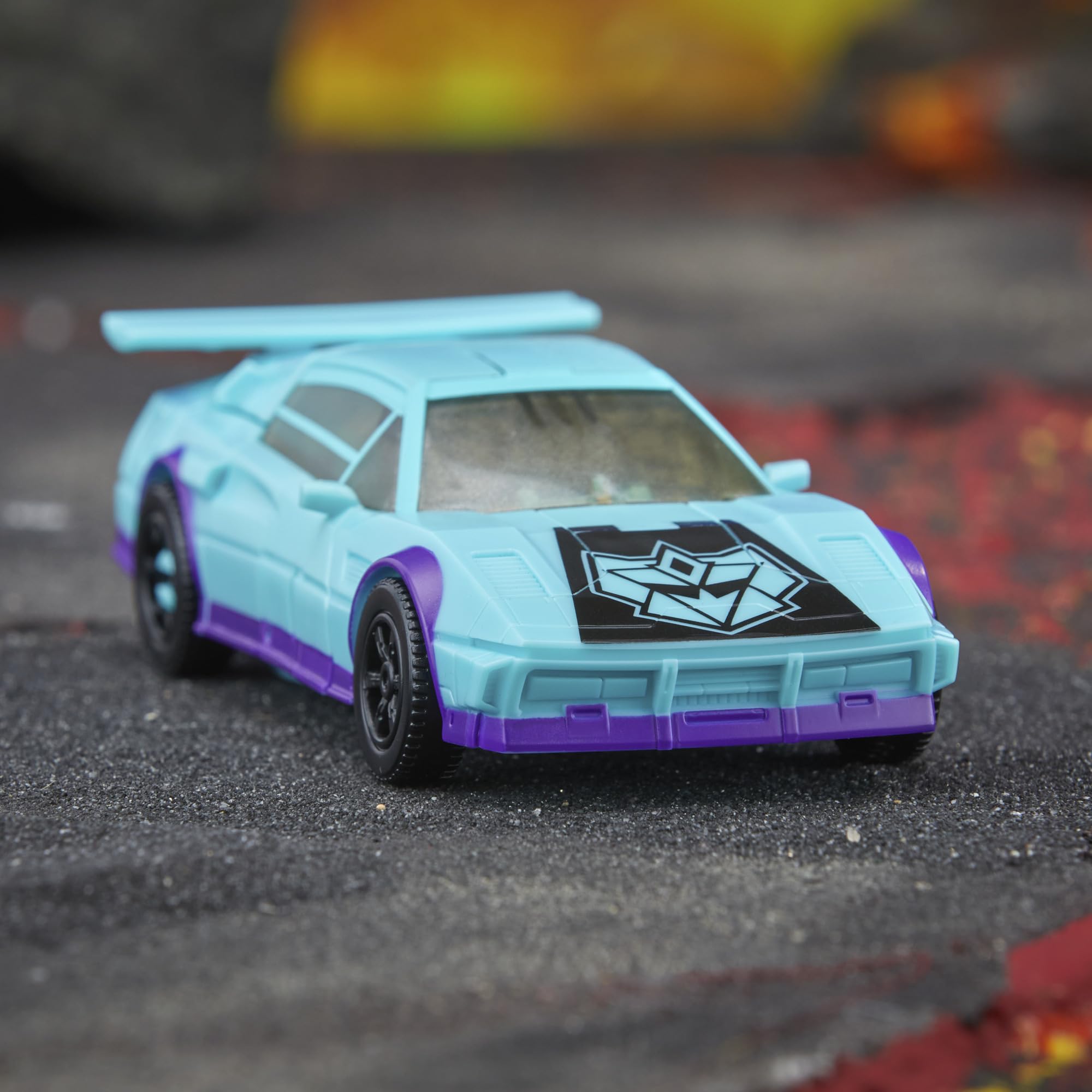 Deluxe figure at 5.5 inches supports versatile shelf display.