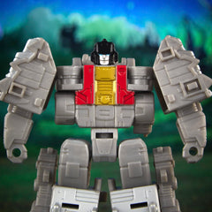 Scarr with blaster accessory enhances action figures play