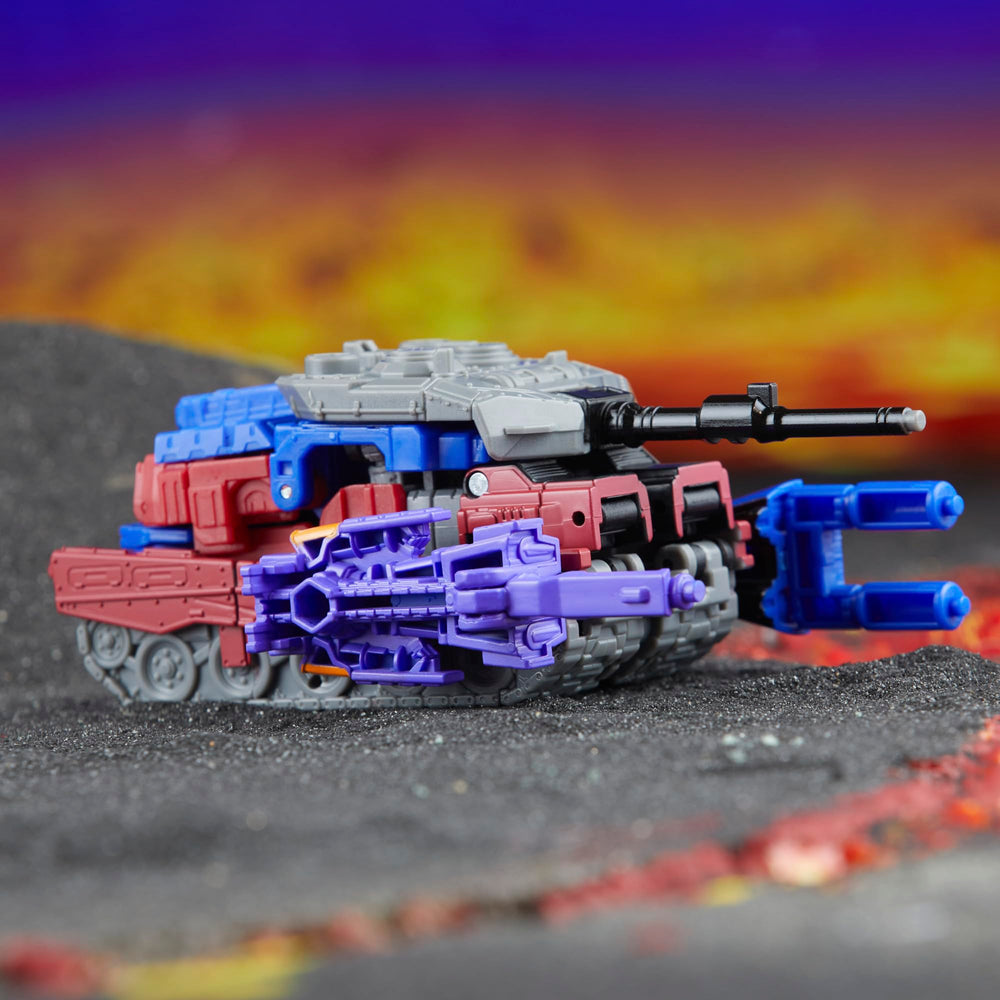 Transformers Legacy Heater G1 Universe figure included as a companion figure.