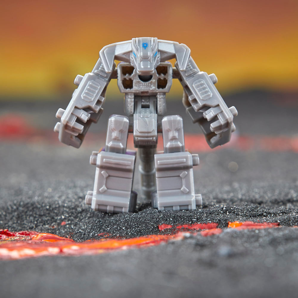 Transformers Legacy Malleus Minotaurus hammer mode, dramatic alt form for display action.