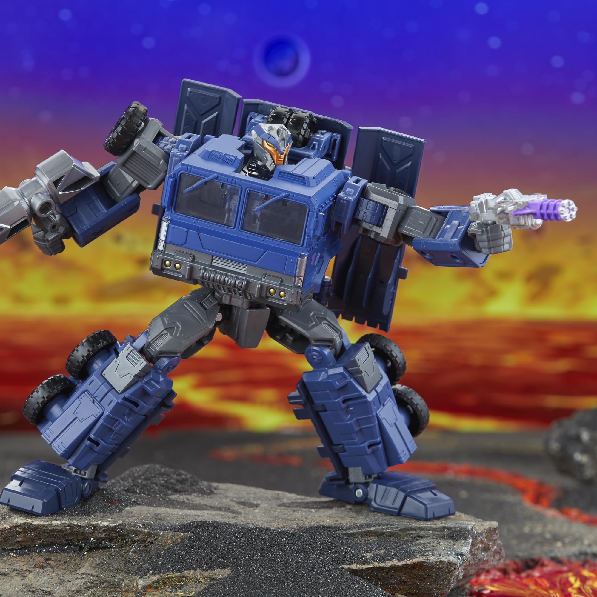 Transformers Legacy Mayhem hammer accessory adds battle-ready detail