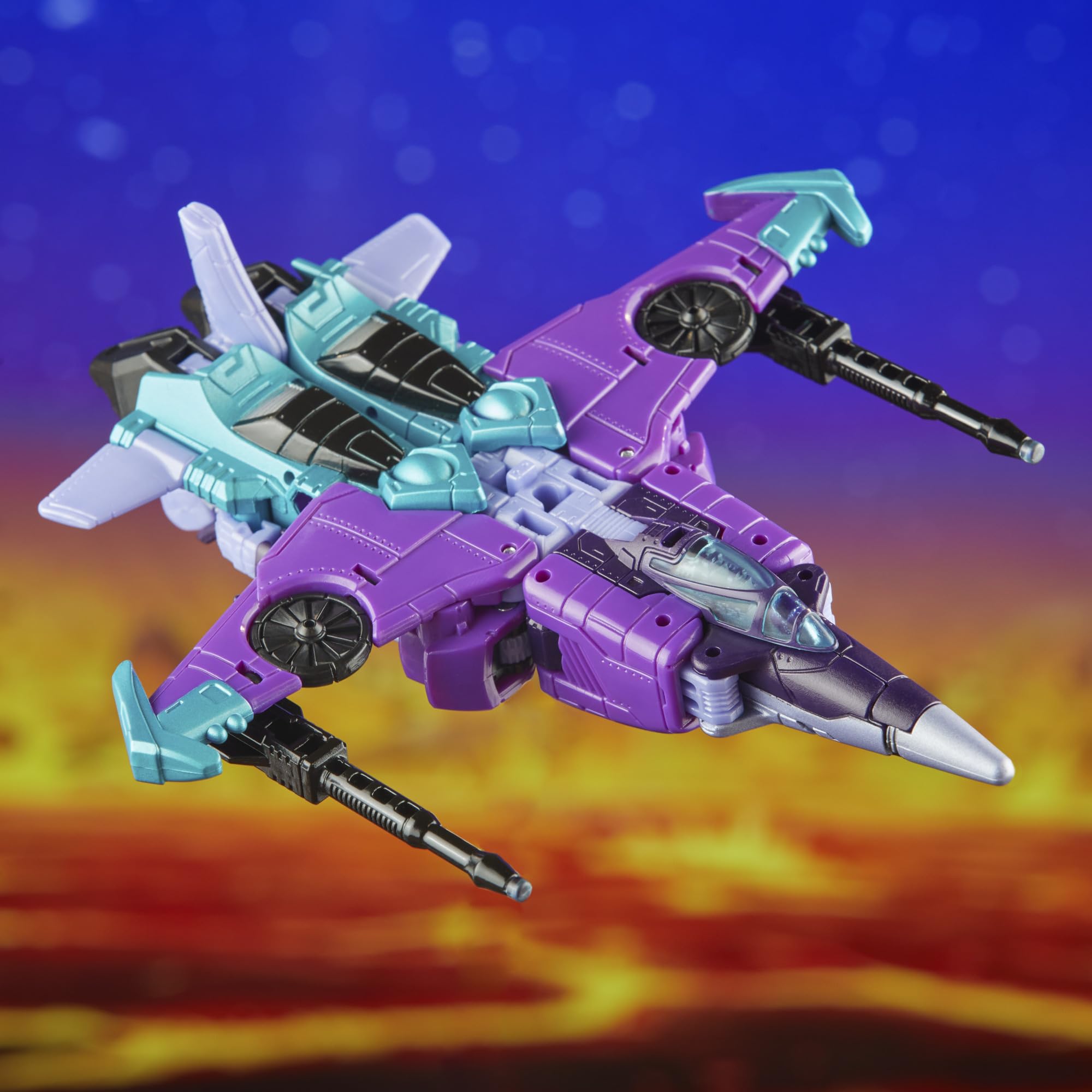 Transformers Legacy Slipstream Deluxe articulated head enables expressive action poses.