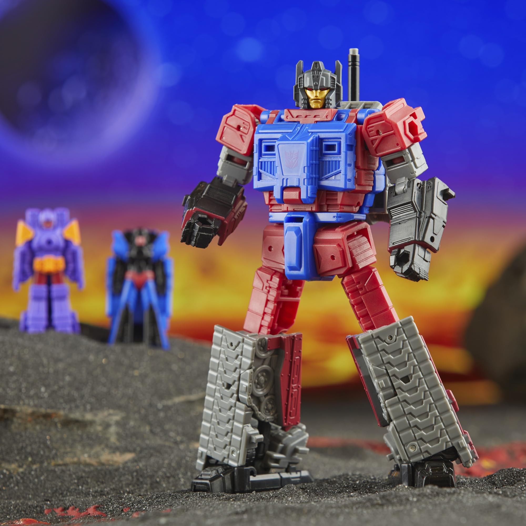 Transformers Legacy United celebrates 40 years of Transformers history.
