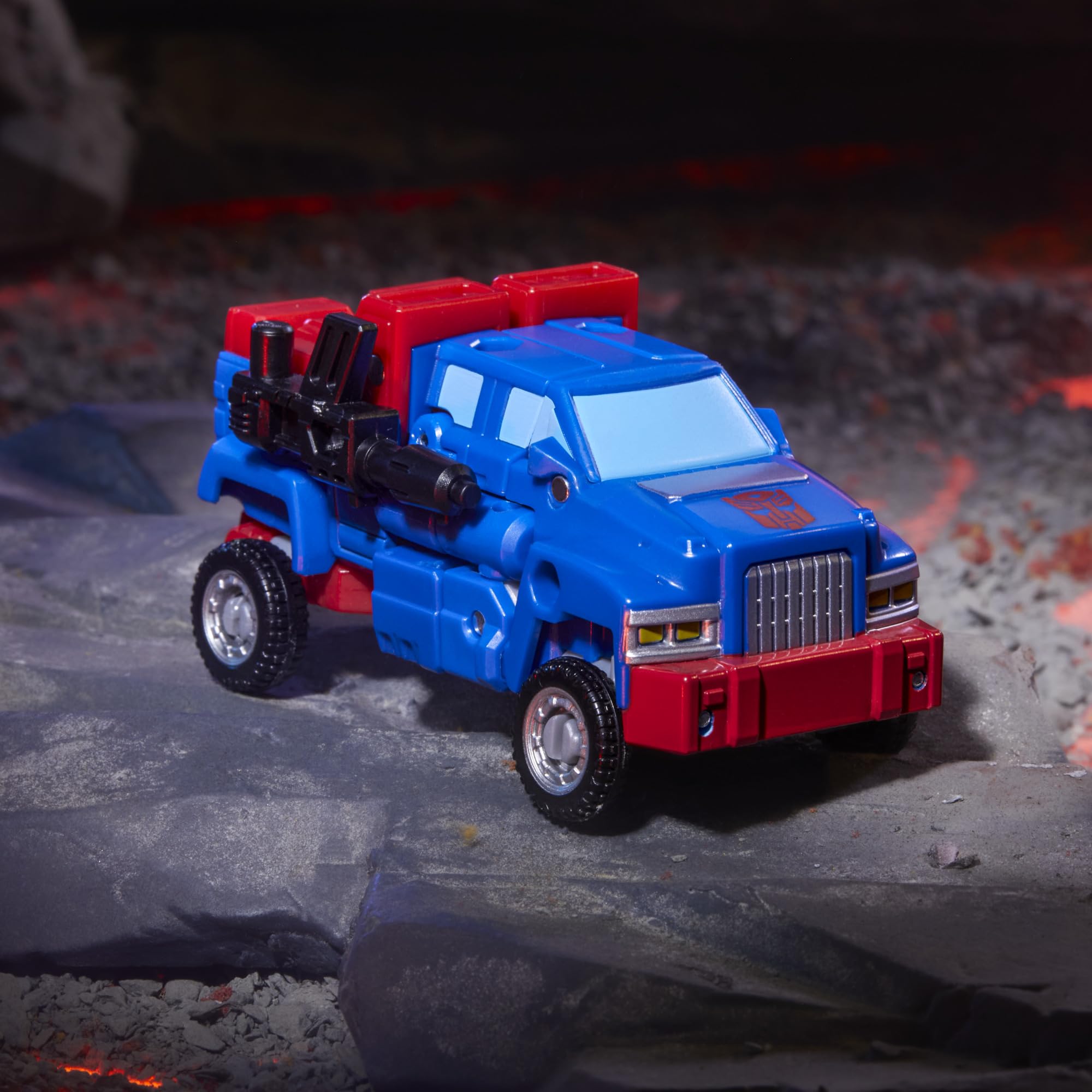 Transformers Legacy United Gears blaster attaches in both modes for versatile battle play.