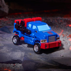 Transformers Legacy United Gears blaster attaches in both modes for versatile battle play.