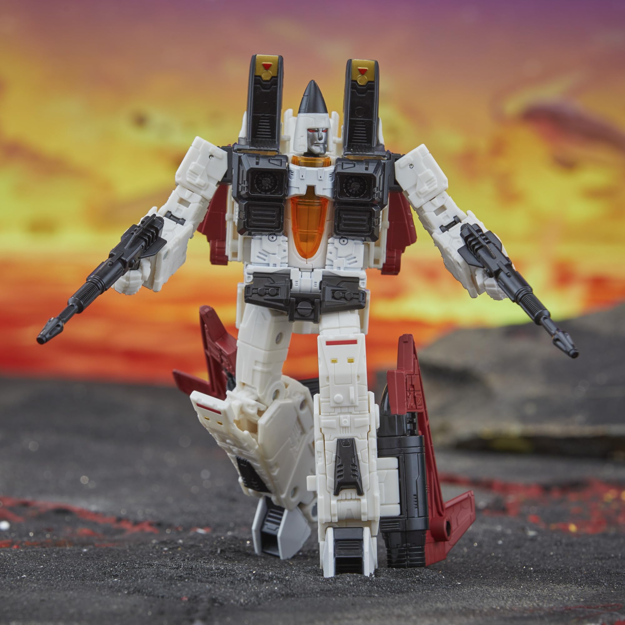 Transformers Legacy United Ramjet articulated arms and legs for versatile posing