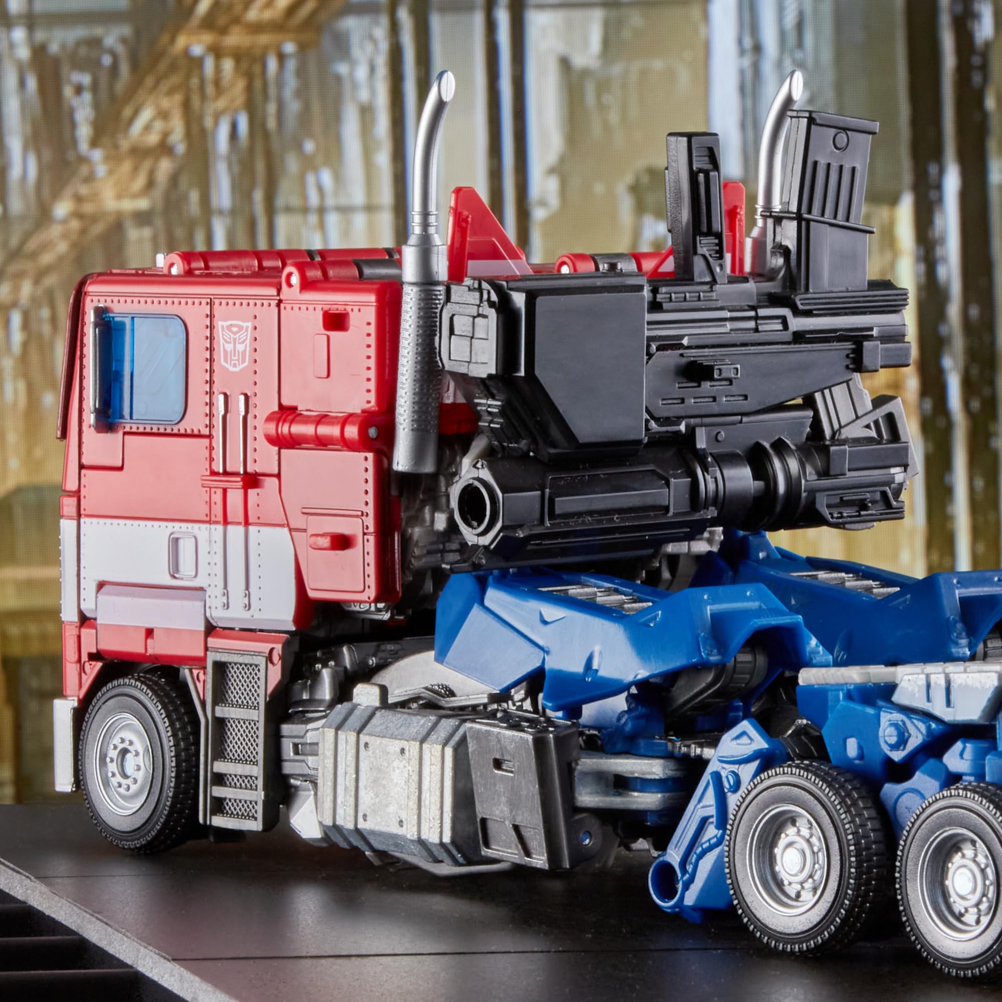 Transformers MPM12 Optimus Prime Matrix accessory fits inside chest.