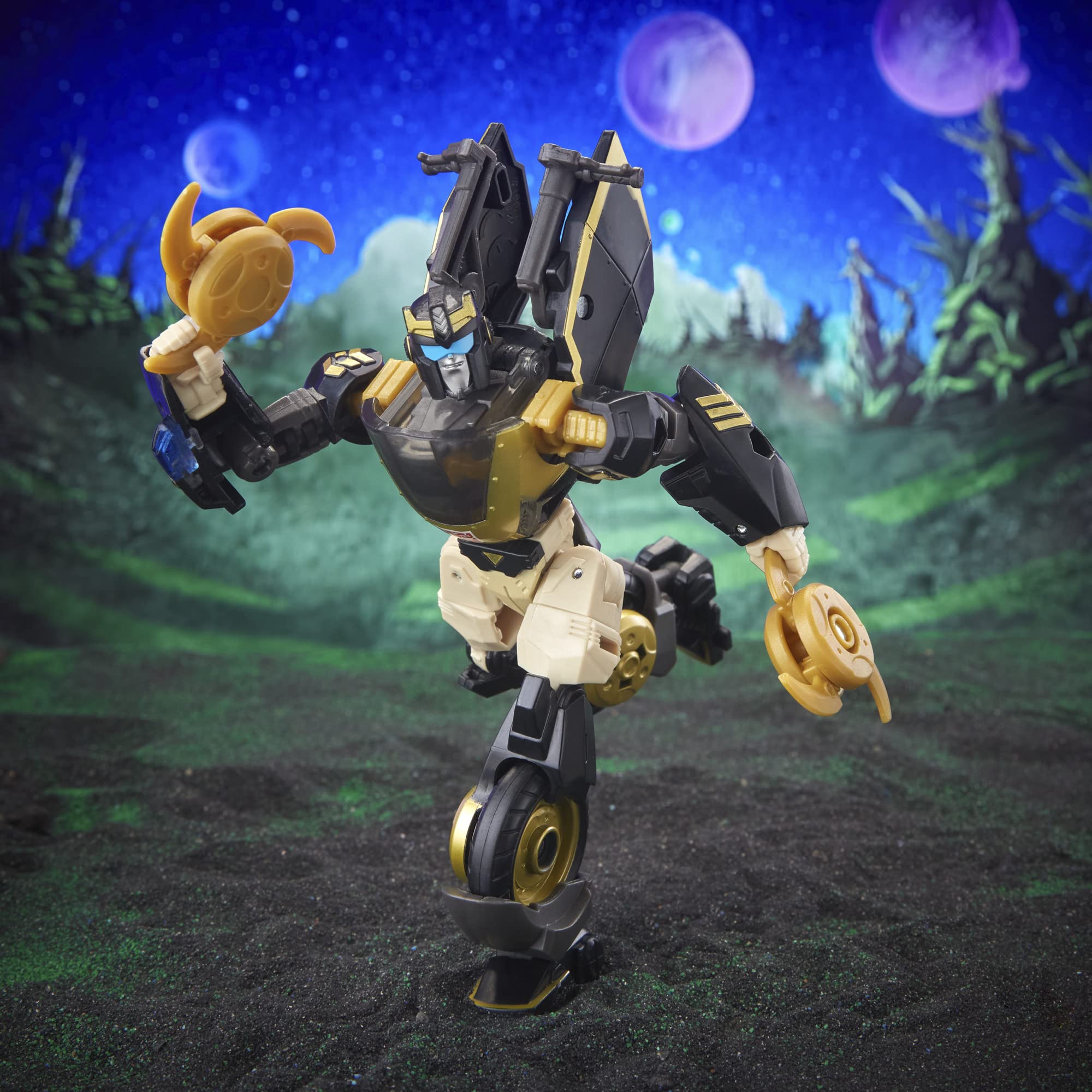 Transformers Prowl hero-pose emphasizes dynamic shelf-appeal and poseability