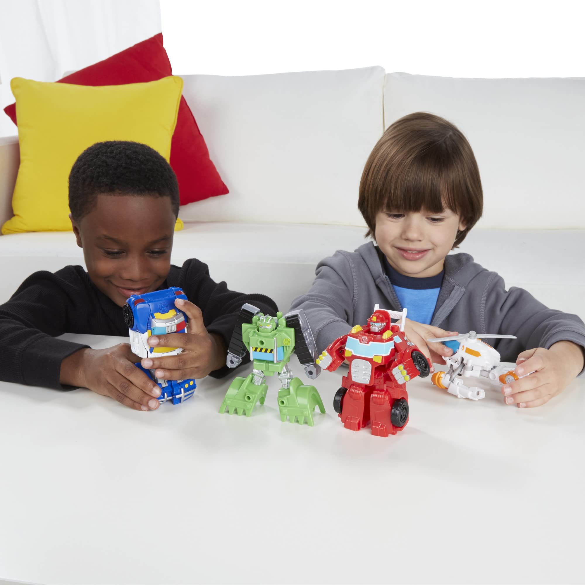 Transformers Rescue Bots Griffin Rock Team bundle supports cooperative play.