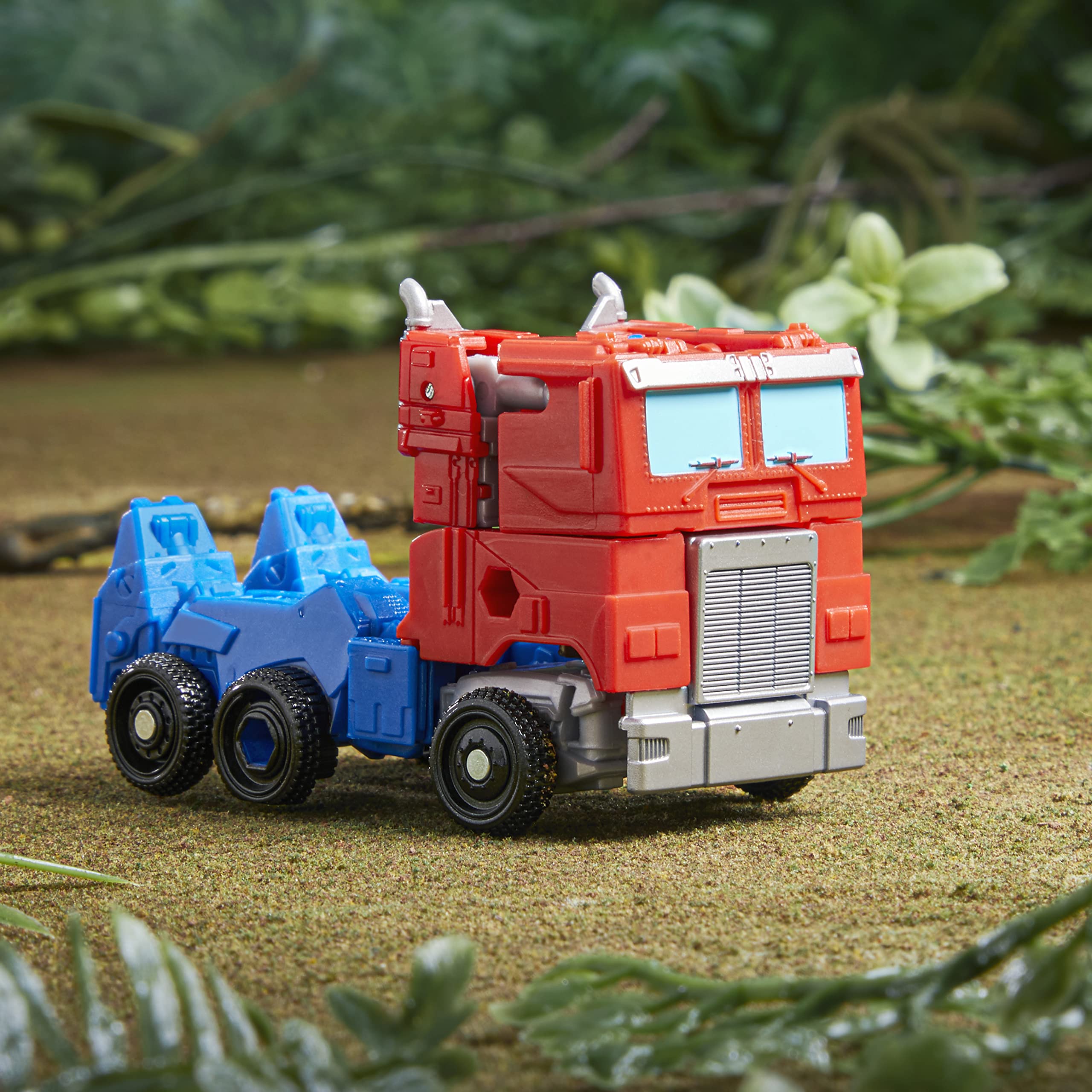 Transformers Rise of the Beasts Chainclaw chainsaw mode sparks dynamic play