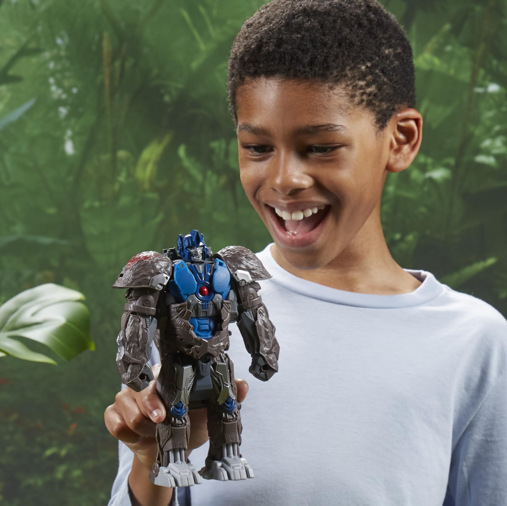Optimus Primal in a battle-ready robot pose for dynamic display