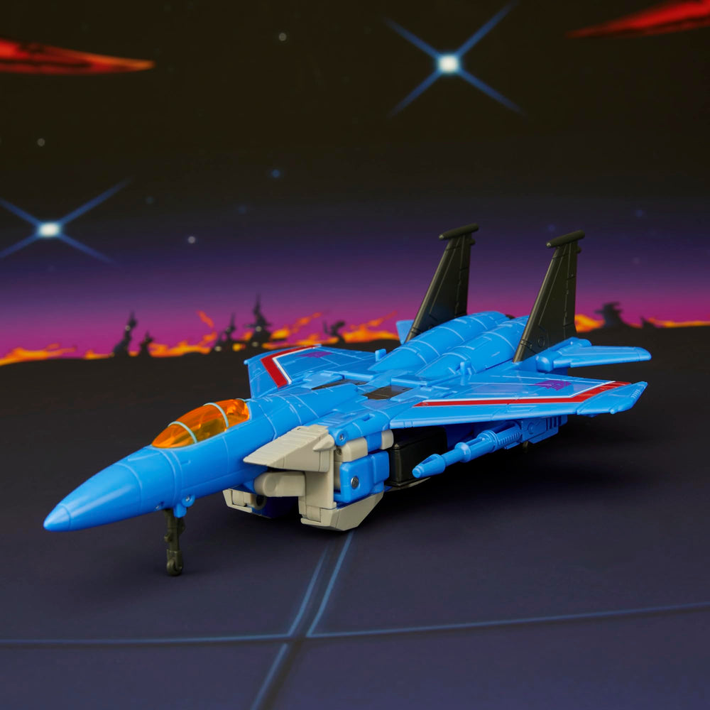Movie-detail deco on Thundercracker mirrors The Movie character design.