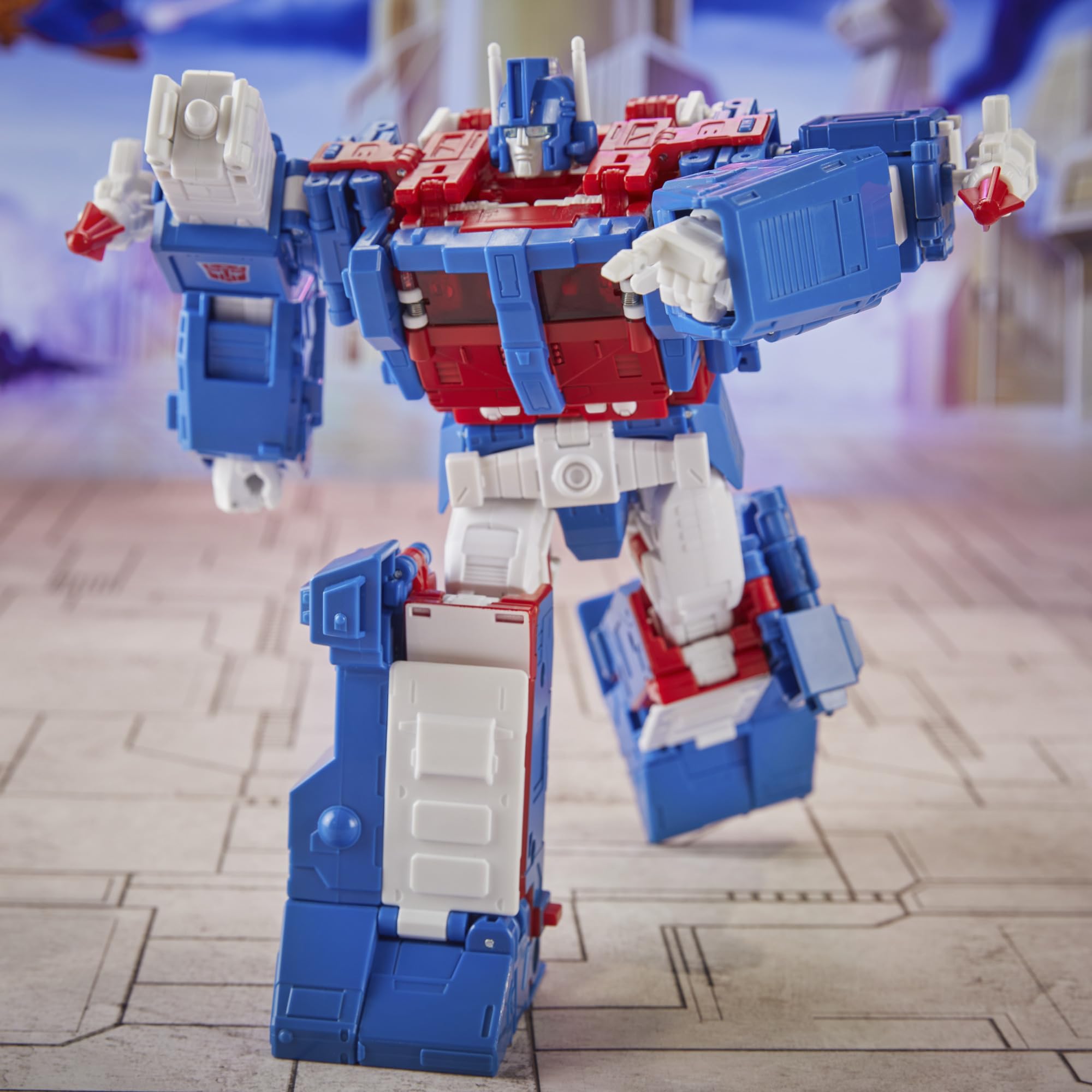 9.5-inch Ultra Magnus scale matches Studio Series lineup