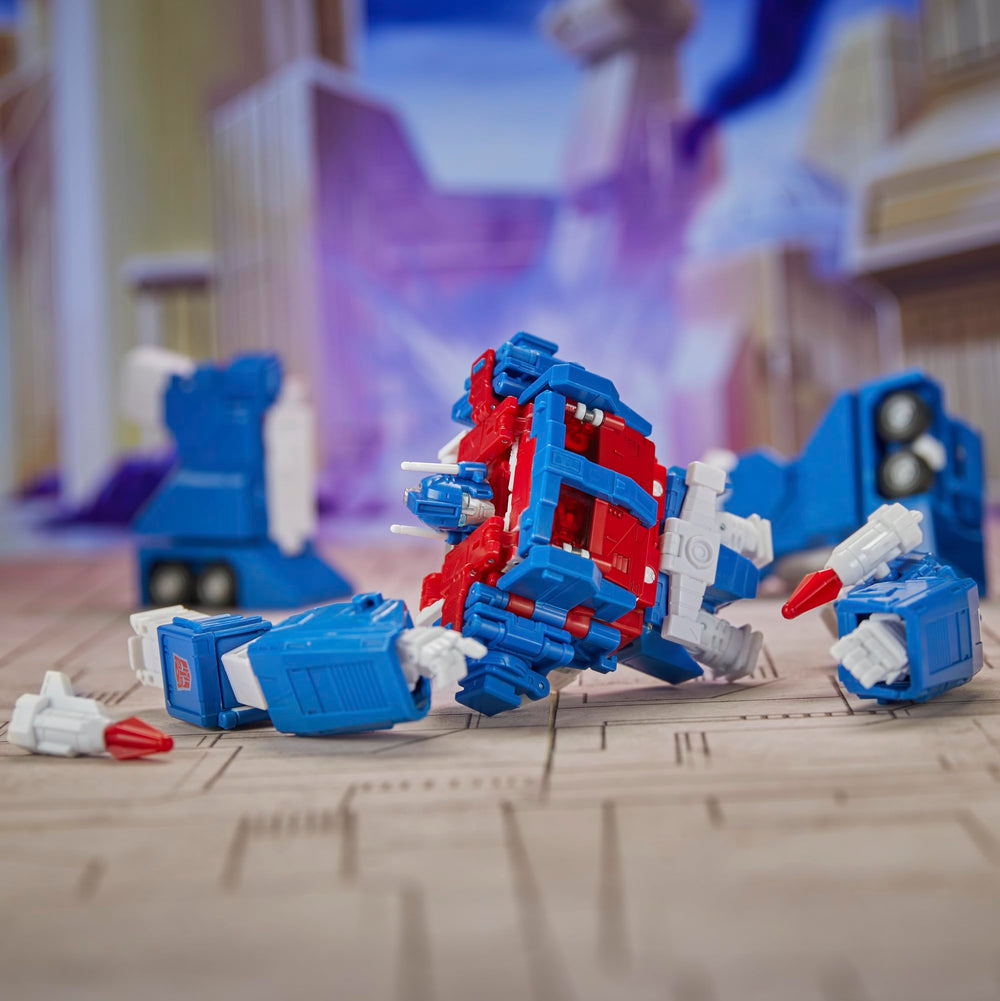 Removable backdrop for enhanced Autobot City scene display