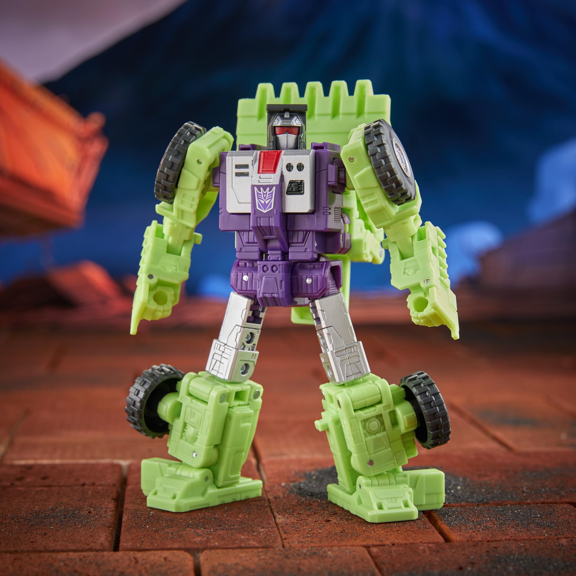 Transformers Studio Series Scrapper three blasters attach in both modes