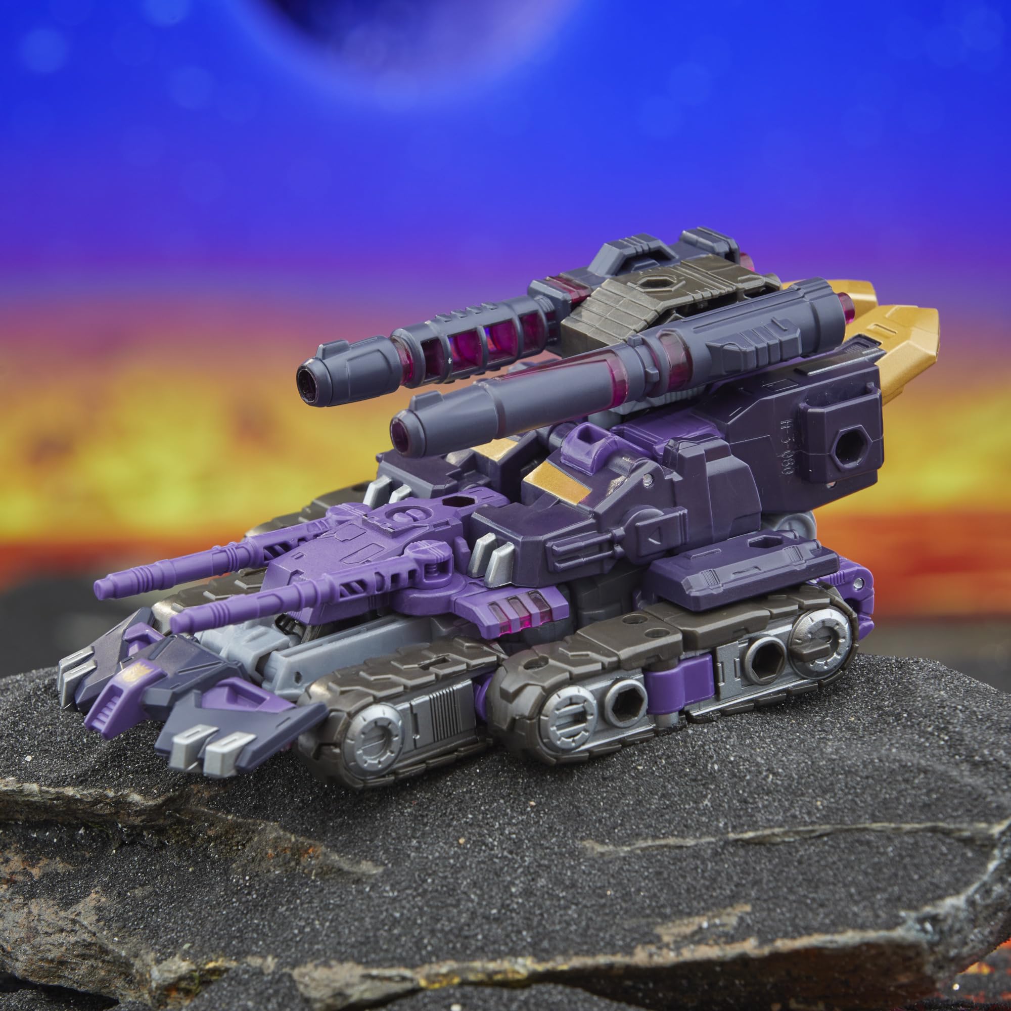 Transformers Tarn articulated head enabling expressive action poses.