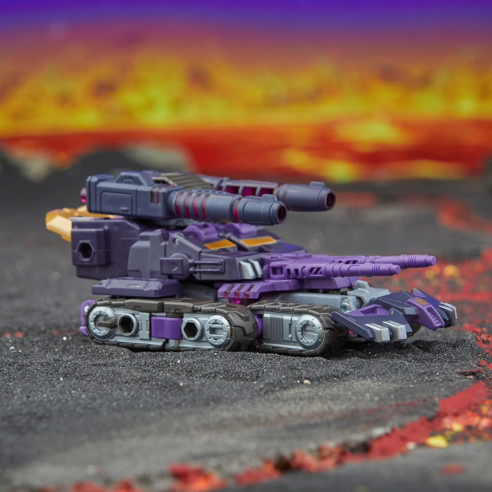 Transformers Tarn articulated legs provide dynamic posing and stability.