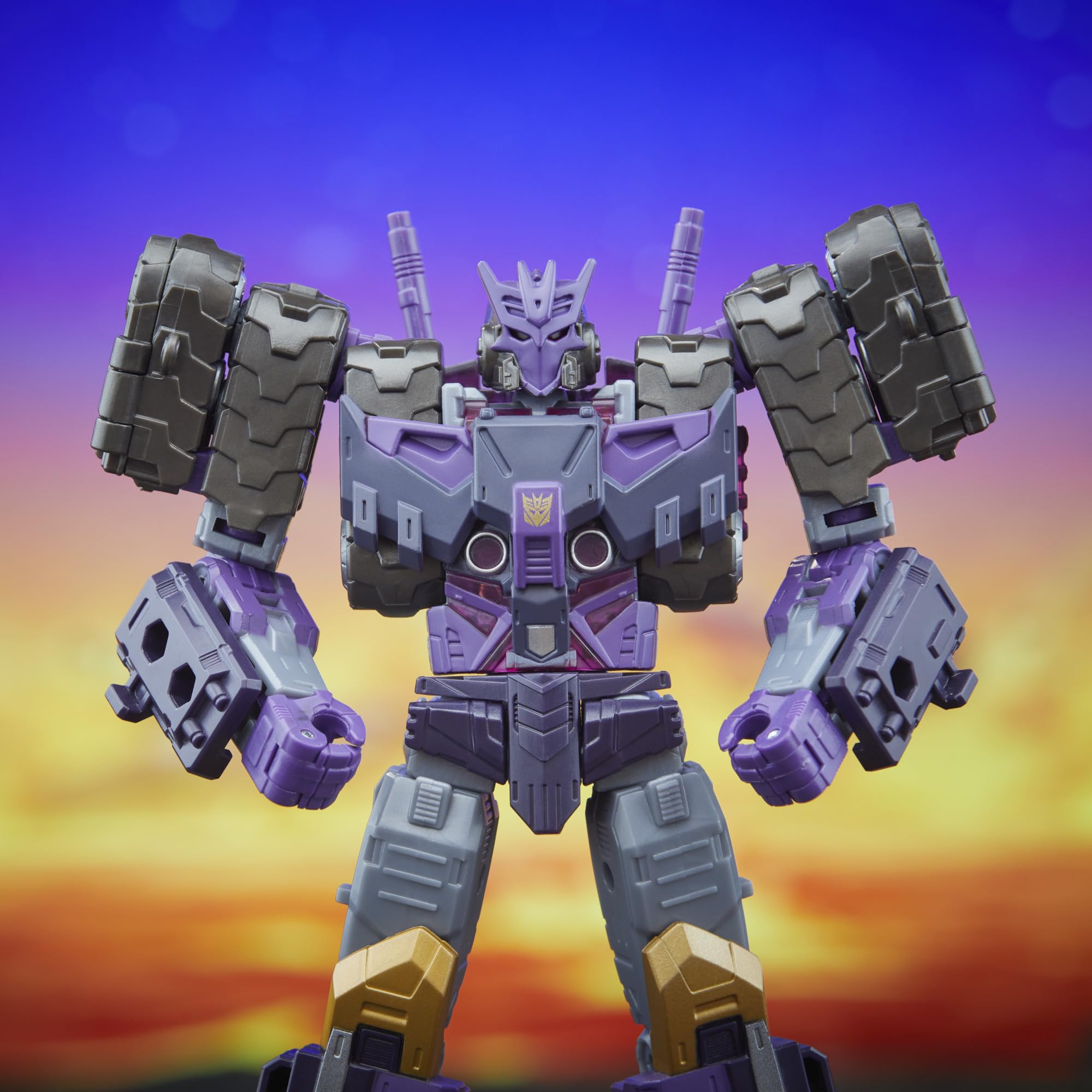 Transformers Tarn double-barreled blaster accessory attached in robot mode.
