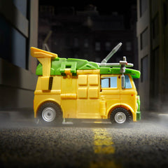 Transformers TMNT Party Wallop bo staff accessory enhances play.