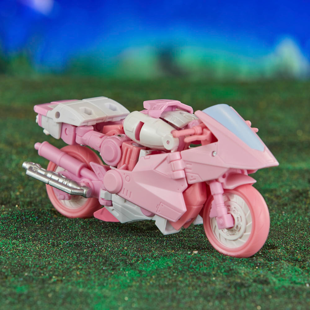 Transformers War Dawn 2-Pack Erial in Cybertronian motorcycle mode for dynamic posing