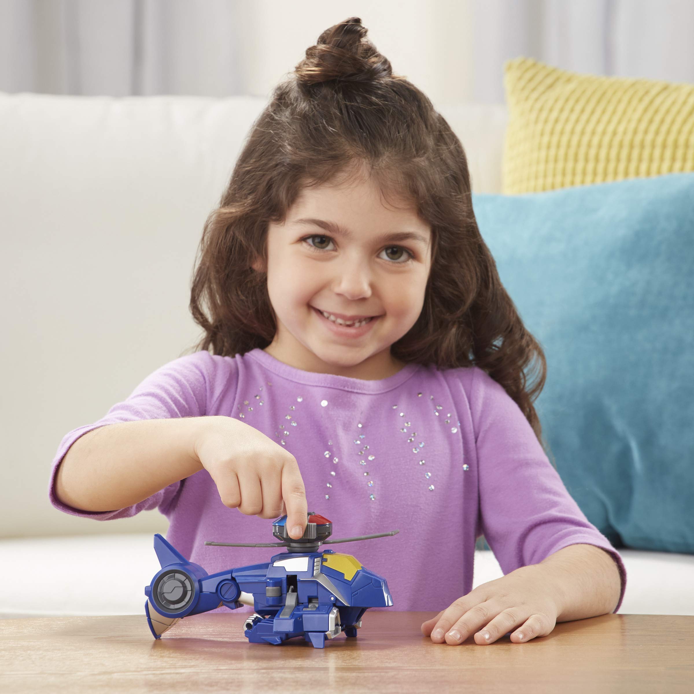 Whirl is a 6-inch figure suitable for little hands