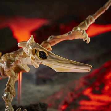 Wingfinger Fossilizer wings extend for elevated flight poses and dramatic action.