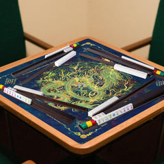 Tratizari magnetic side chip box for quick access during play.
