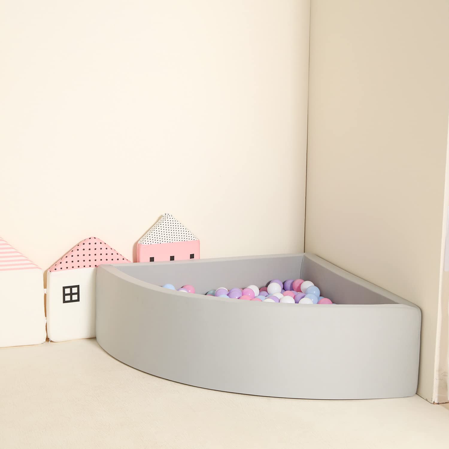 TrendBox kid in play demonstrates safe contained exploration.