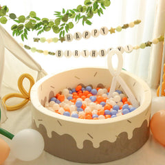 TRENDPLAY ball pit hearts image—2.5-inch hearts encourage cooperative play.