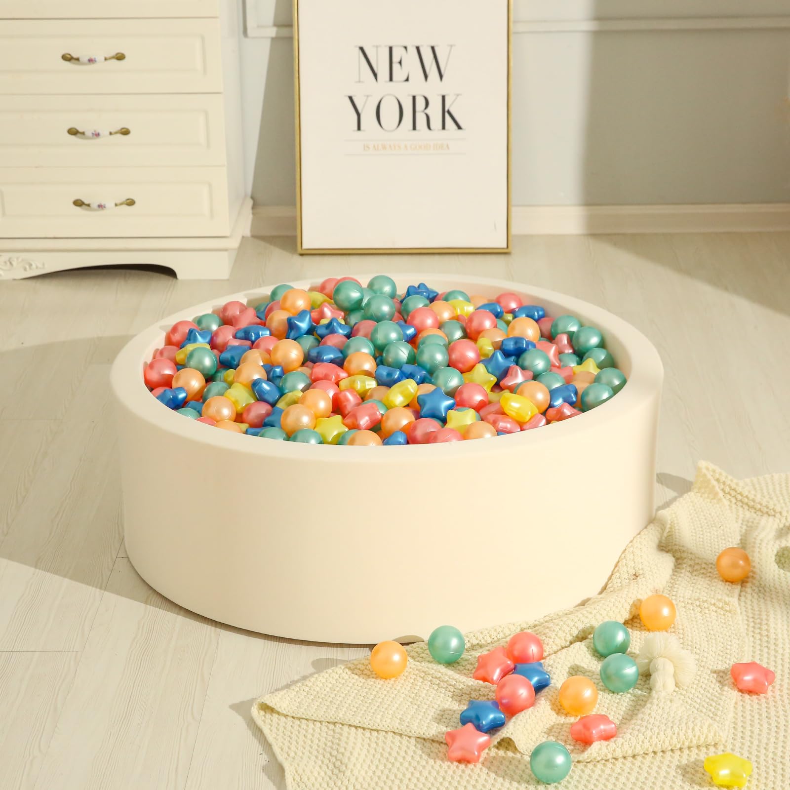 TRENDPLAY pearl color mix adds festive decor and colorful play areas