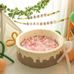 TRENDPLAY pink and light pink pit balls mix as festive party décor.