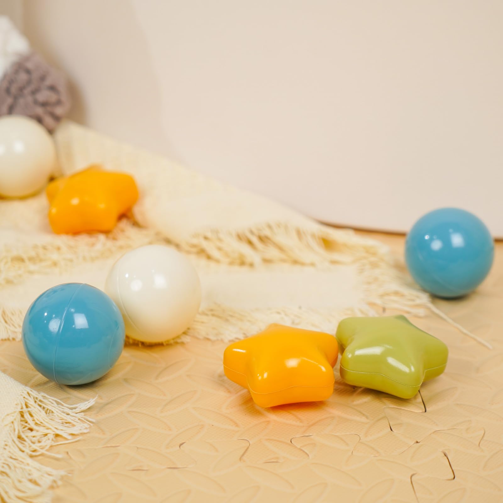 TRENDPLAY star and round balls, versatile for pits tents and pools