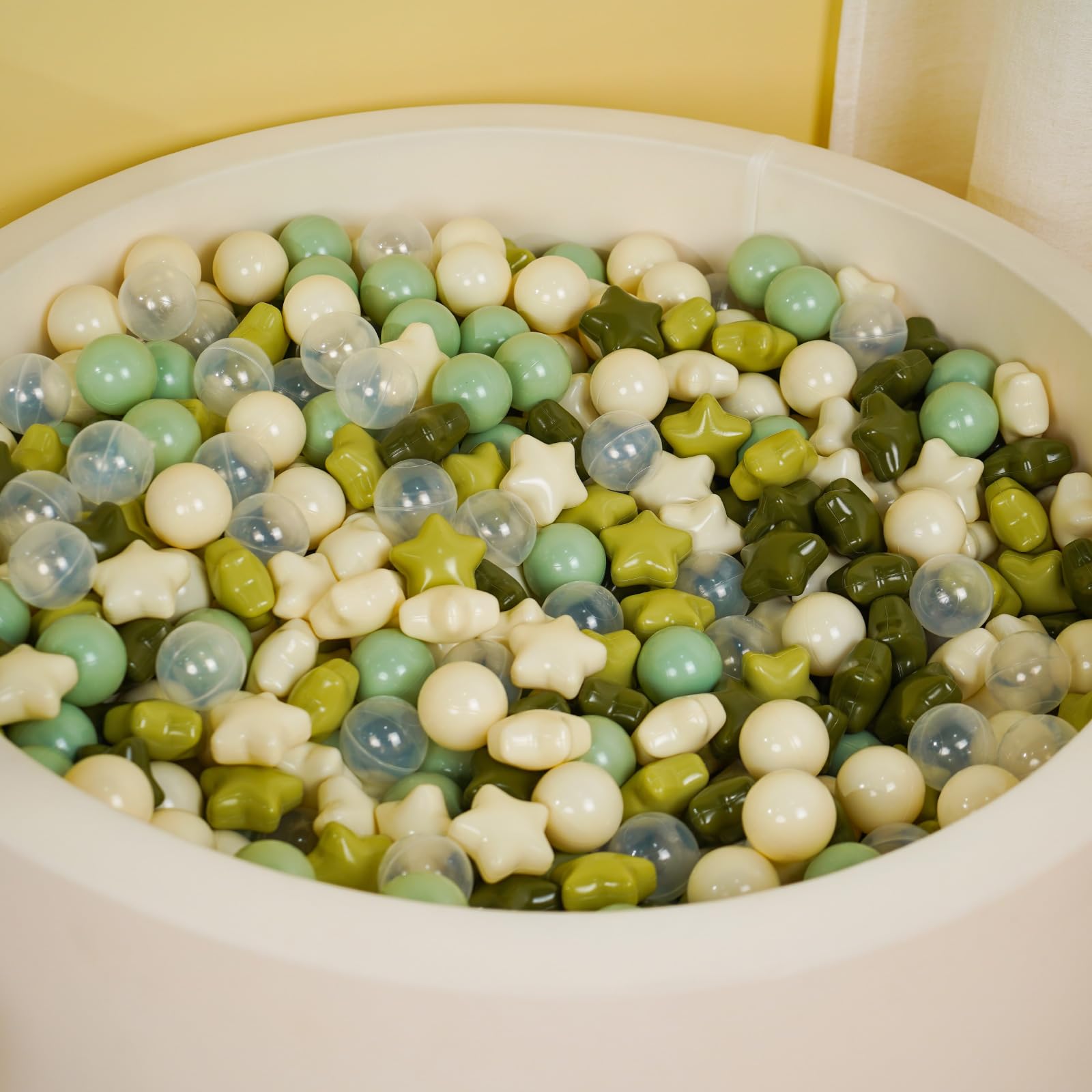 TRENDPLAY Star Ball Pit Balls 100 green perfect addition to birthday decorations.