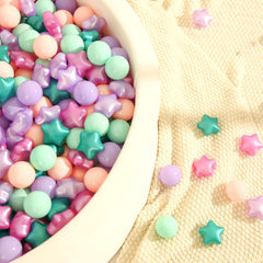 TRENDPLAY festive star balls brighten party decor and photo backdrops.