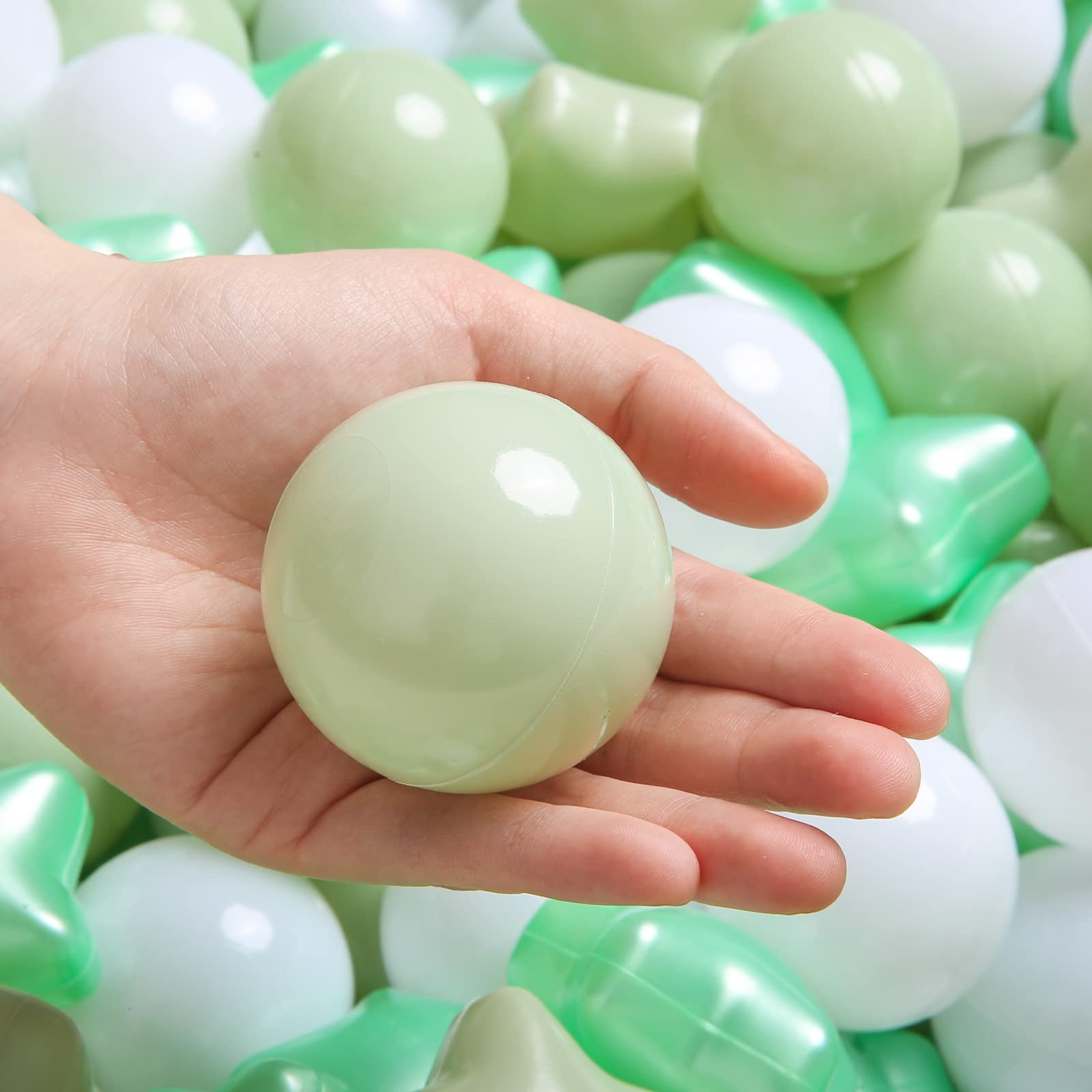 TRENDPLAY star balls in Macaron Green brighten party decor and play.