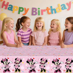 Trifoot party tablecloths for birthdays: vibrant design enhances celebratory meals.