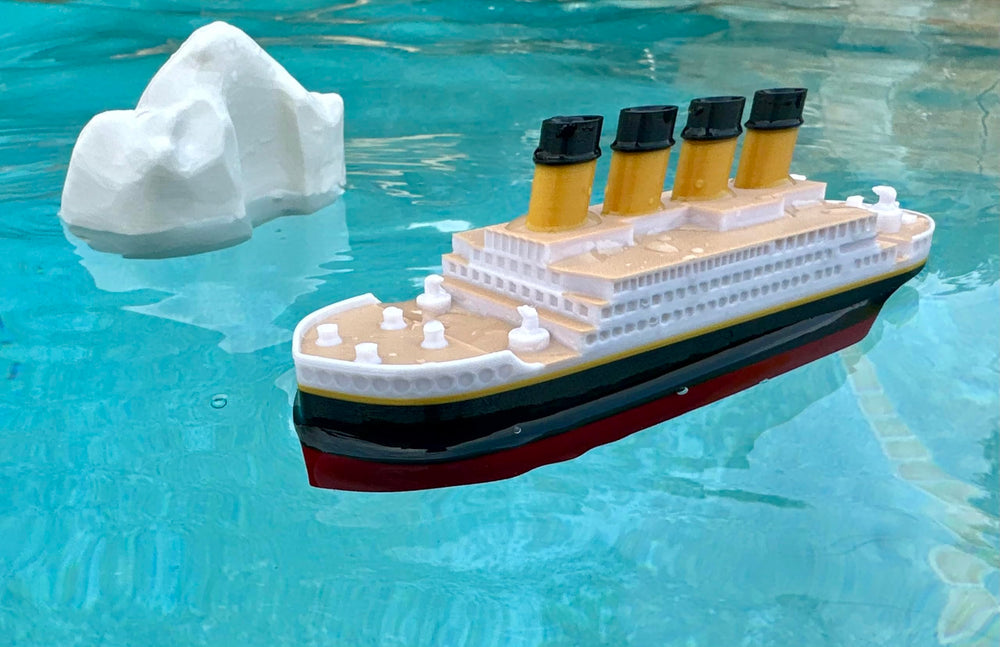 TUBTASTIC Titanic display-worthy model for shelves.