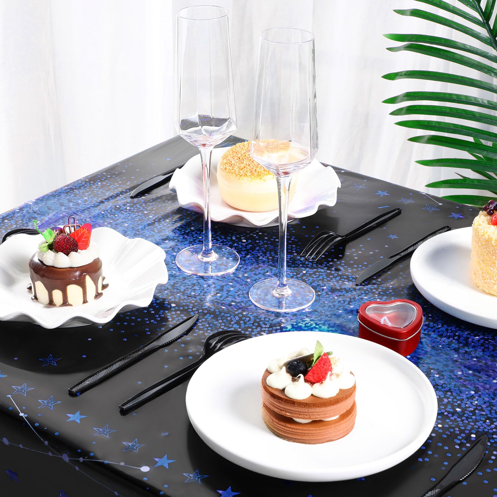 Tudomro Happy Birthday tablecloth highlights festive ambiance for celebrations.