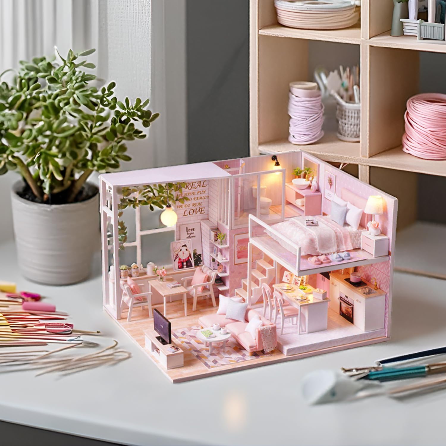 TuKIIE beginner-friendly kit inspires patience and creative decorating