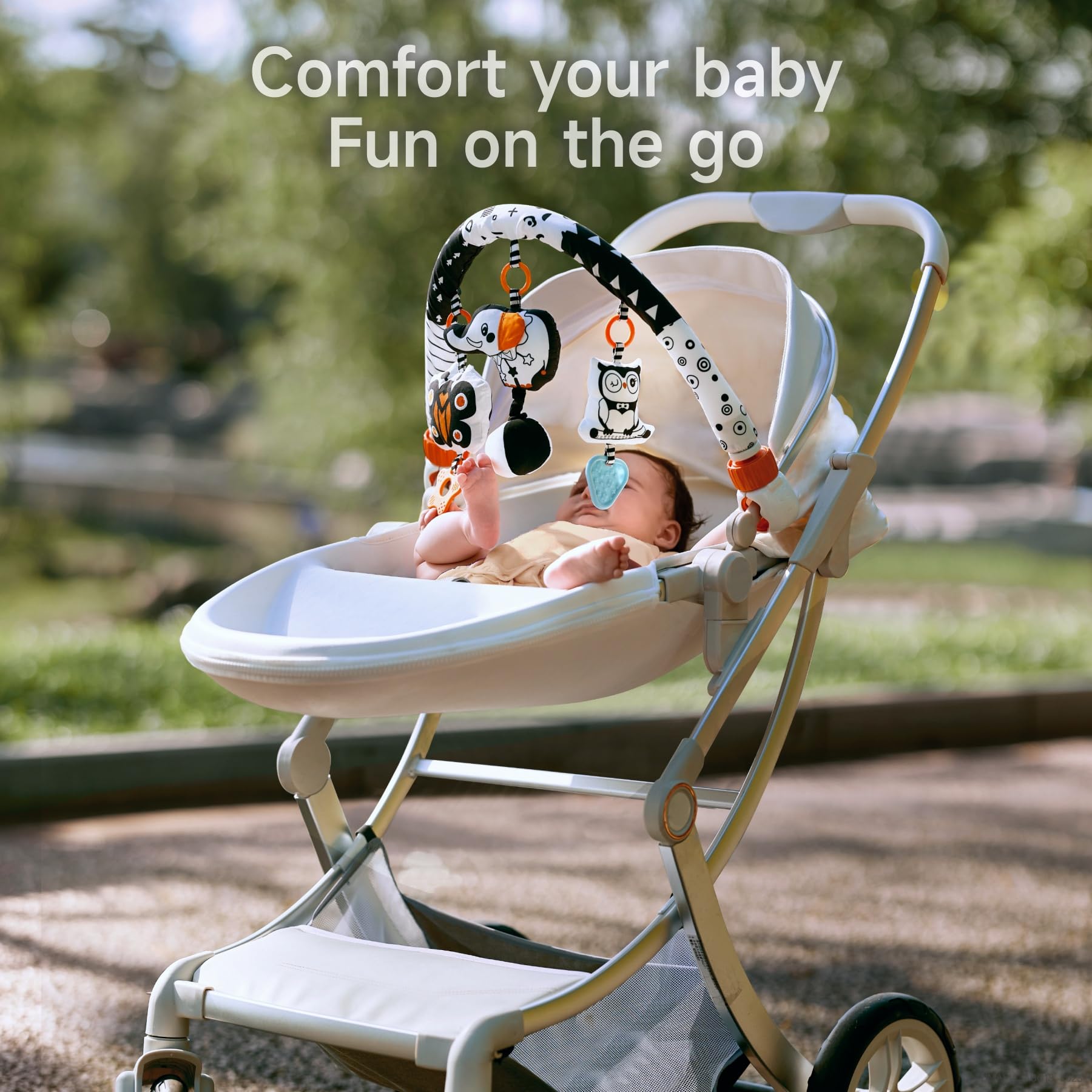 TUMAMA KIDS black and white activity arch boosts focus and color recognition.