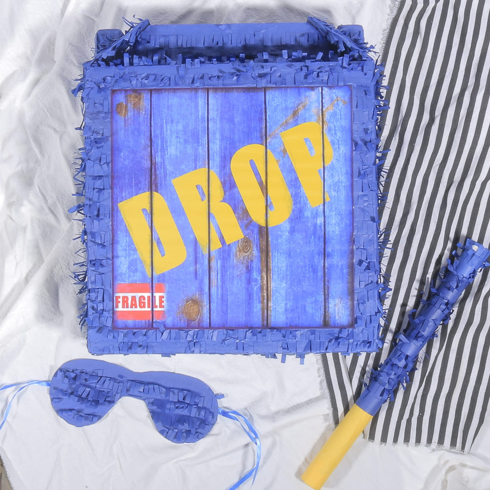 Tuoyi Drop Box Piñatas Boombox celebration scene, creates anticipation before the big pop.