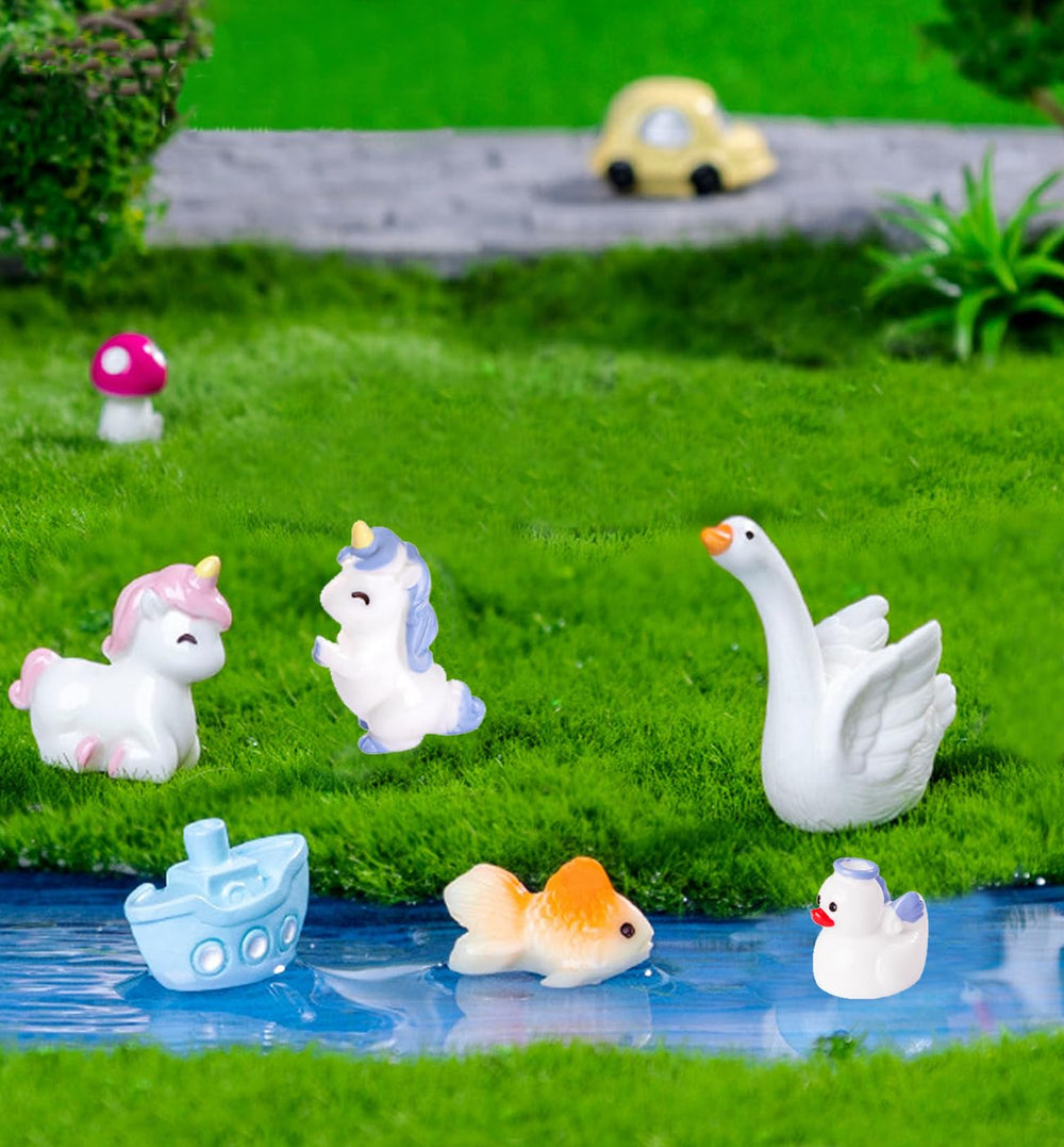 U-Zimikee Flamingo mini resin figurine brightens mini landscapes.