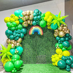 UAEYW Agate balloons add subtle texture to arrangements