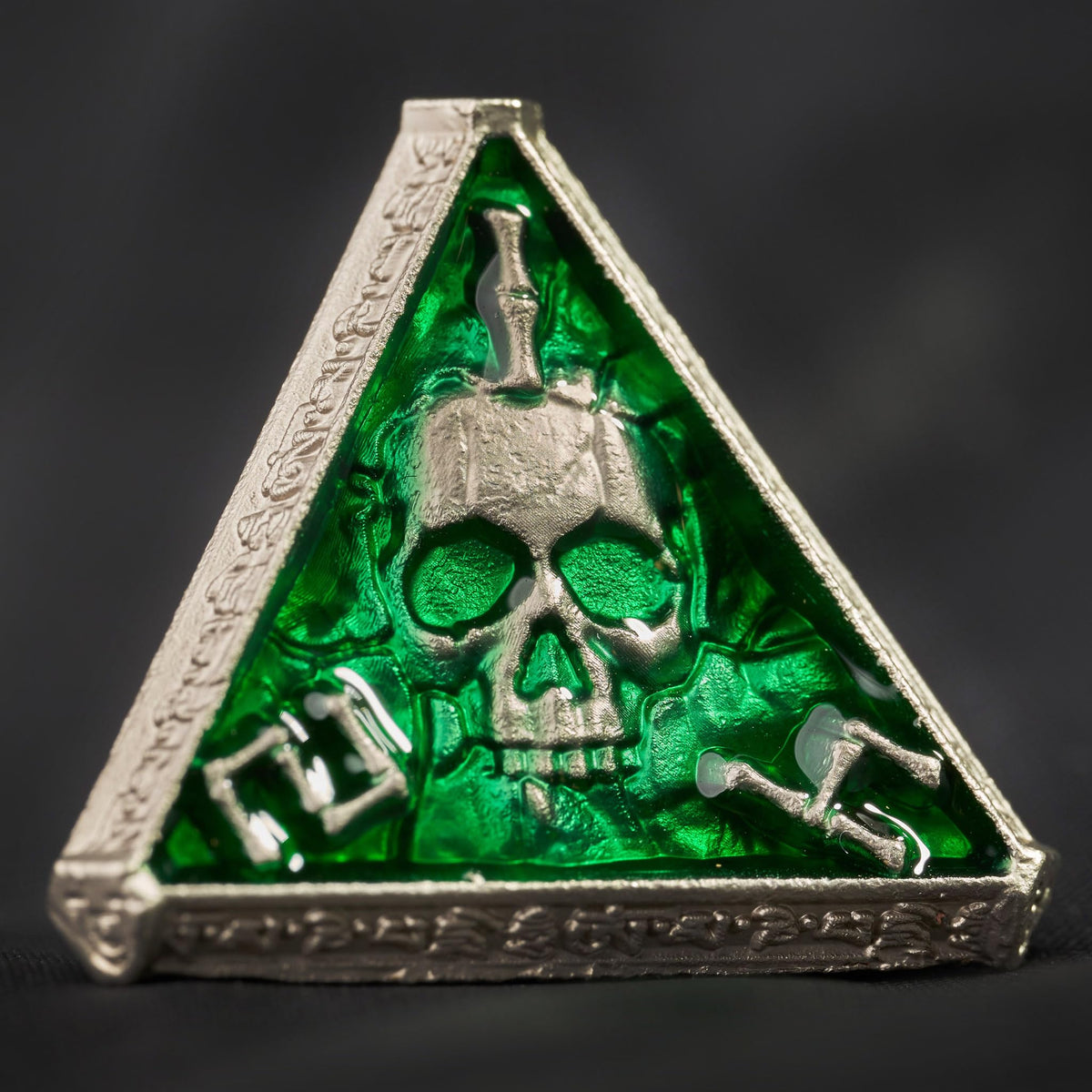 UD Unique Dice skull dice set with intricate relief for immersive fantasy sessions.