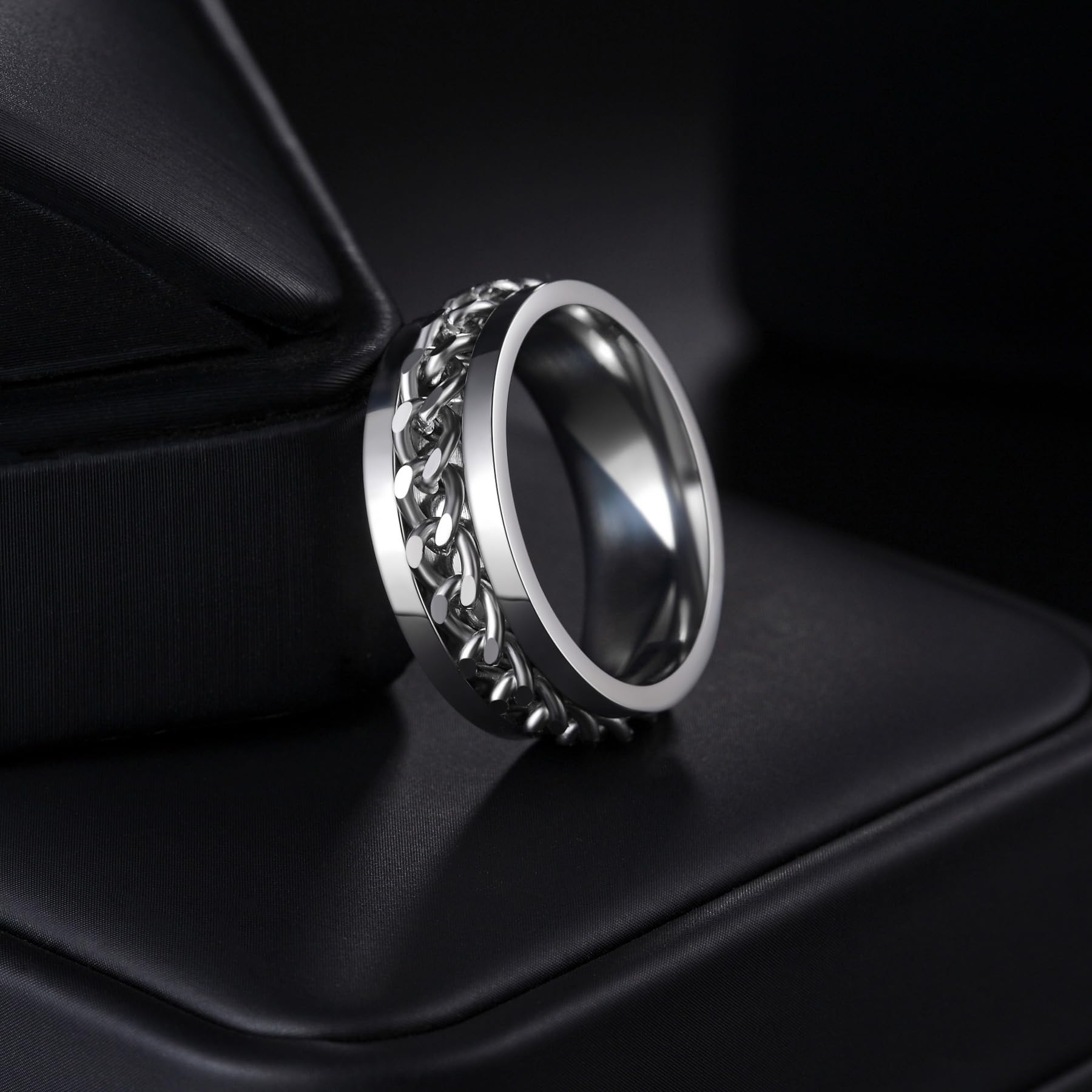 Udolfly fidget ring featuring chain inlaid design for masculine style.