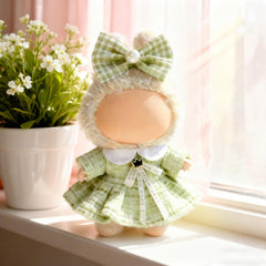 Ueuo LABUBU 17cm doll dress close-up of soft fabric.