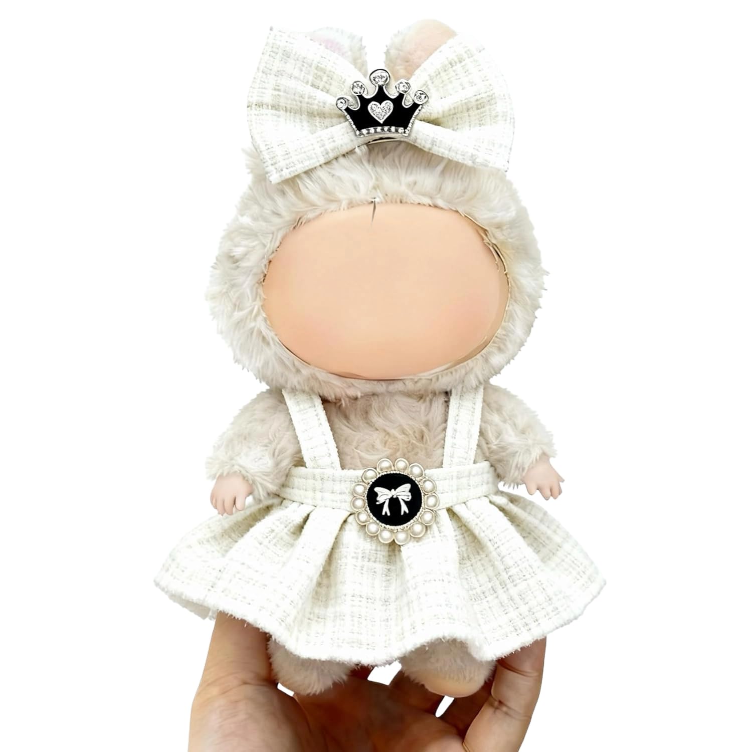 Ueuo LABUBU 17cm dress style F demonstrates a snug fit for tiny dolls.