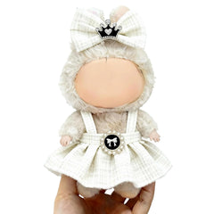 Ueuo LABUBU 17cm dress style F demonstrates a snug fit for tiny dolls.